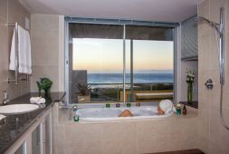 Panorama Suite Bath